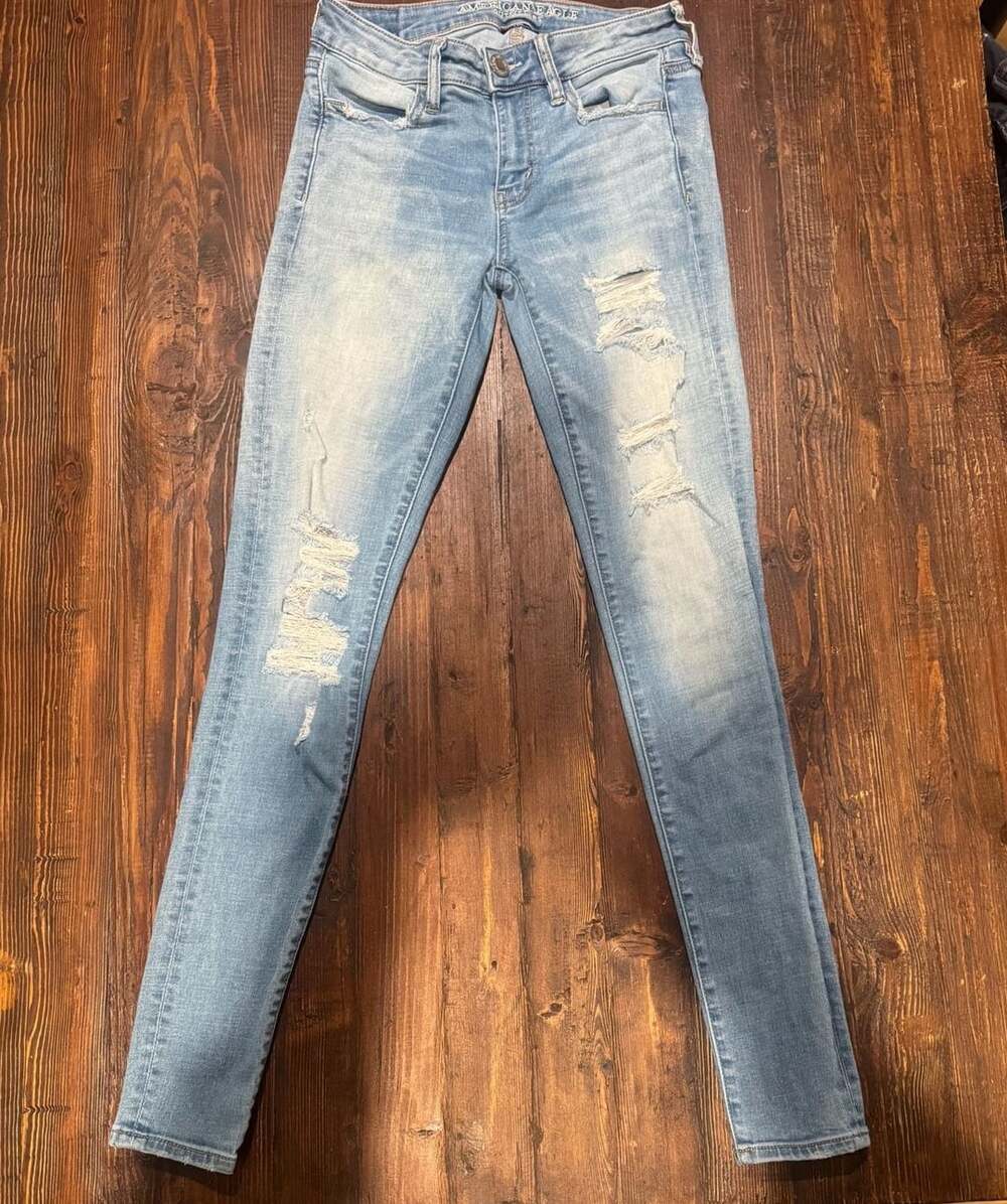American Eagle Super Stretch Skinny Jeans Long Distressed Blue